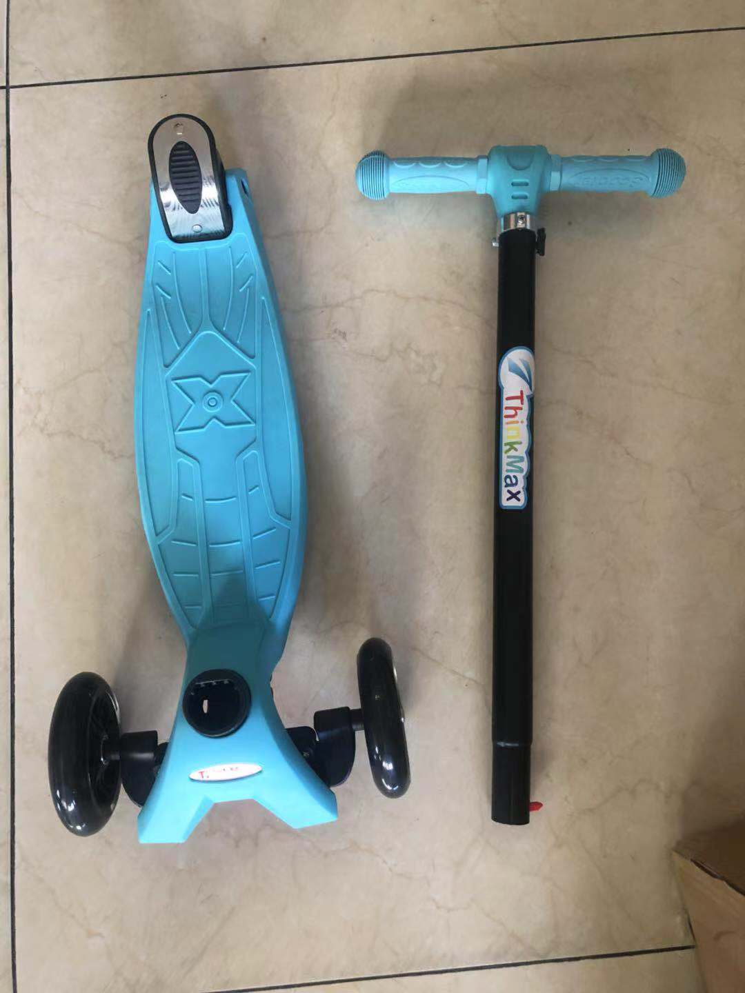 3 Wheel Kick LED Scooter 4 Adjustable Height T-bar For Toddler Kid 3 To 12 Years - Picture 14 of 15